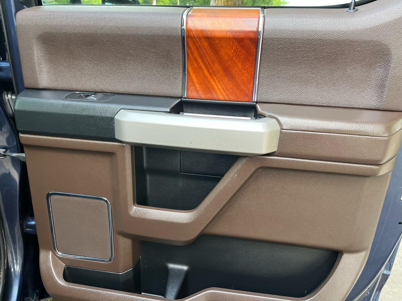 Ford F-150 4WD SuperCrew 145" King Ranch 2017