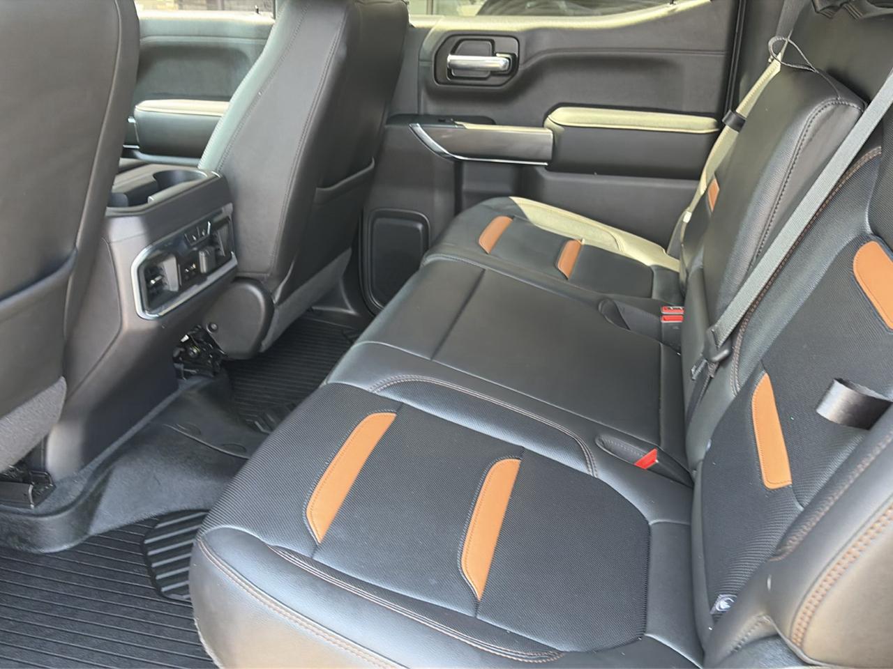 GMC Sierra 1500 AT4 Crew Cab 4WD 2020