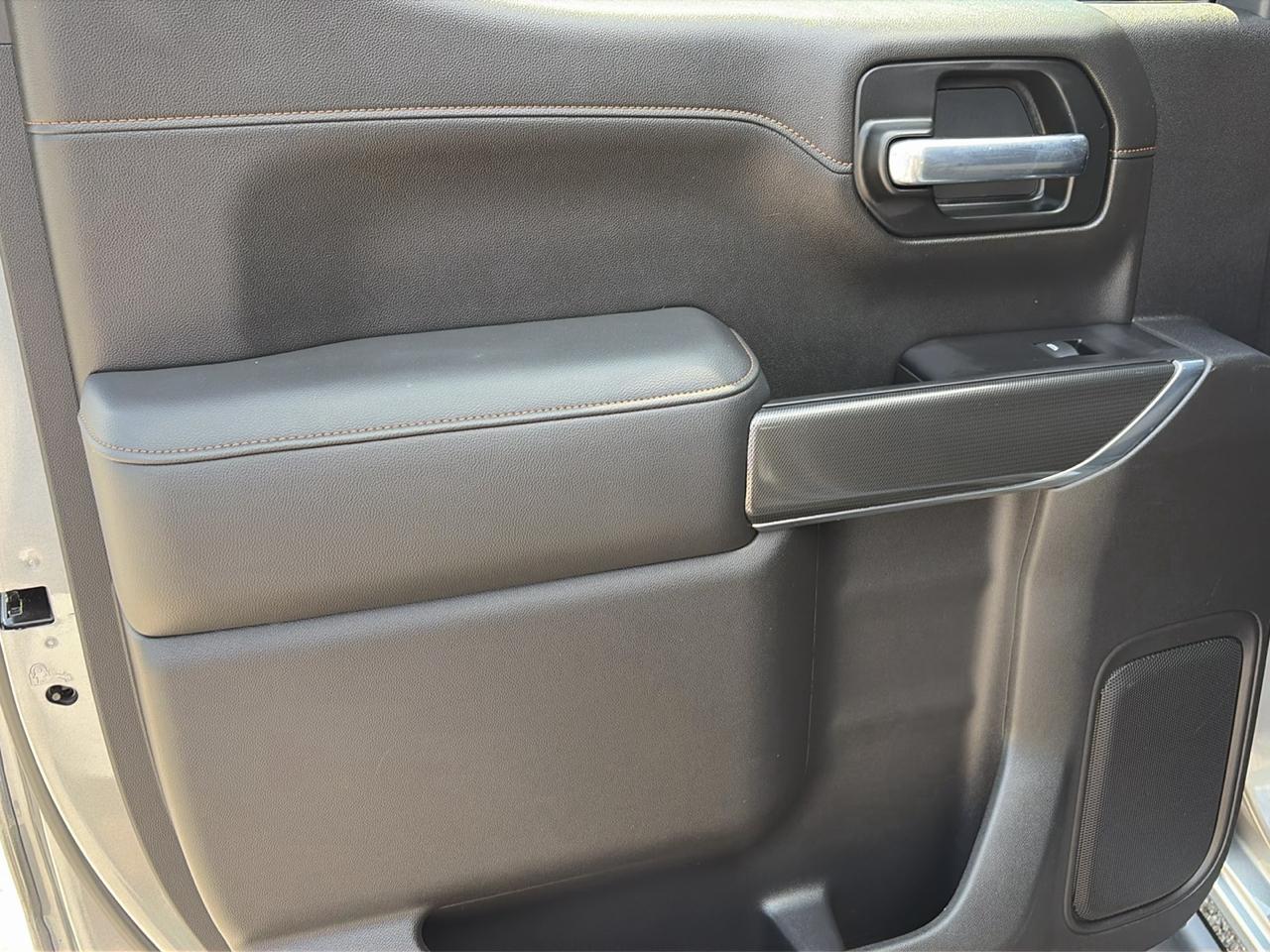 GMC Sierra 1500 AT4 Crew Cab 4WD 2020