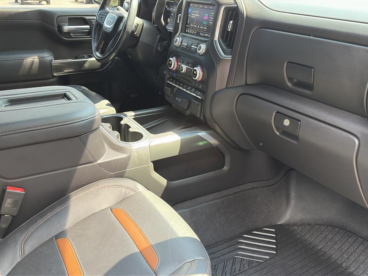 GMC Sierra 1500 AT4 Crew Cab 4WD 2020
