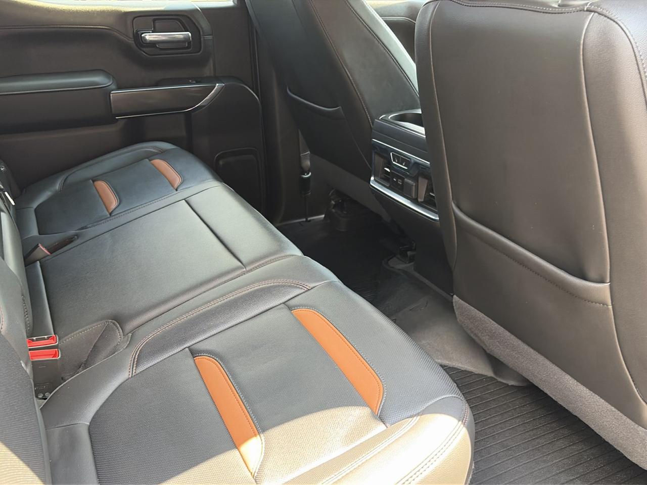 GMC Sierra 1500 AT4 Crew Cab 4WD 2020