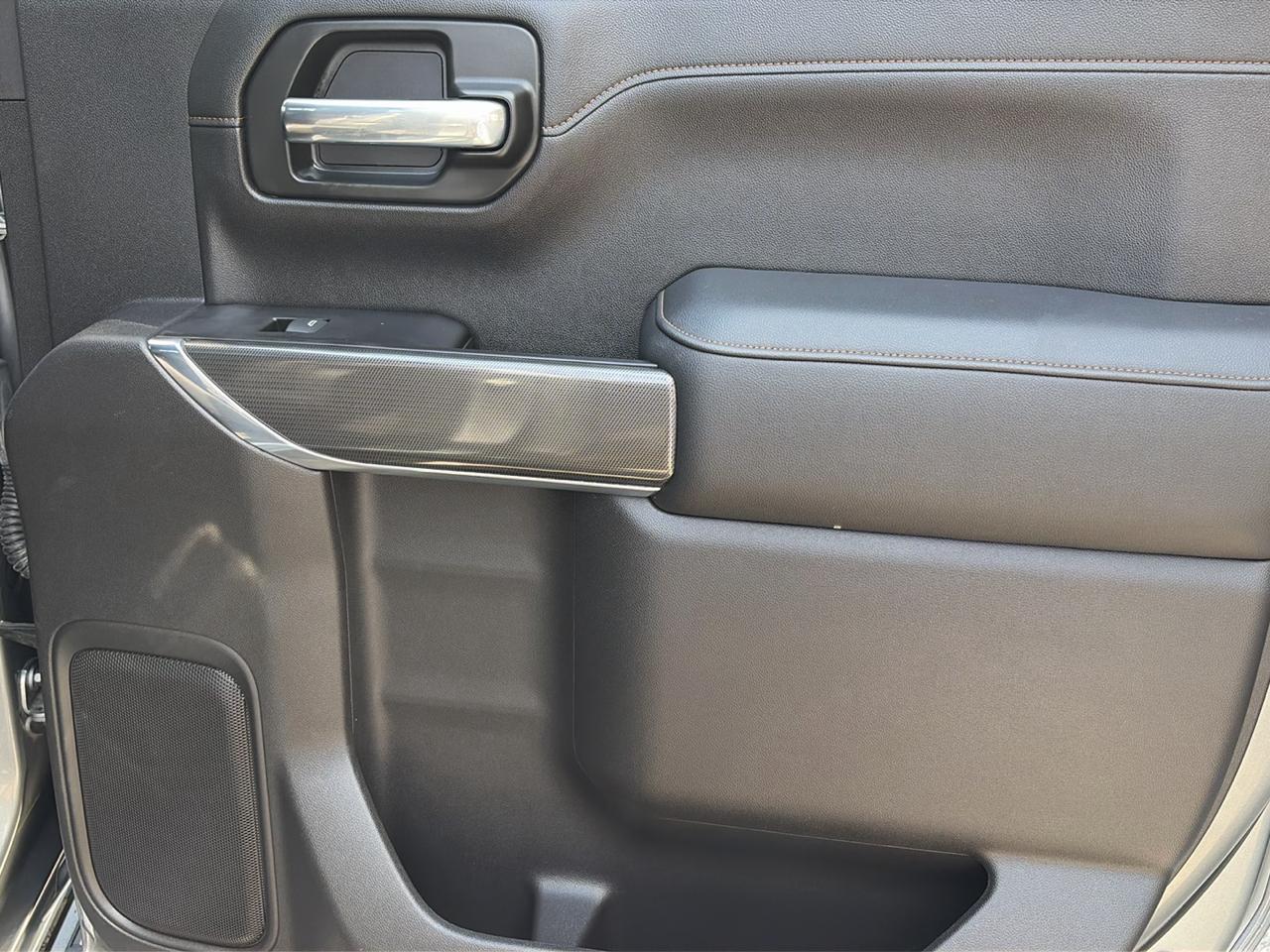 GMC Sierra 1500 AT4 Crew Cab 4WD 2020