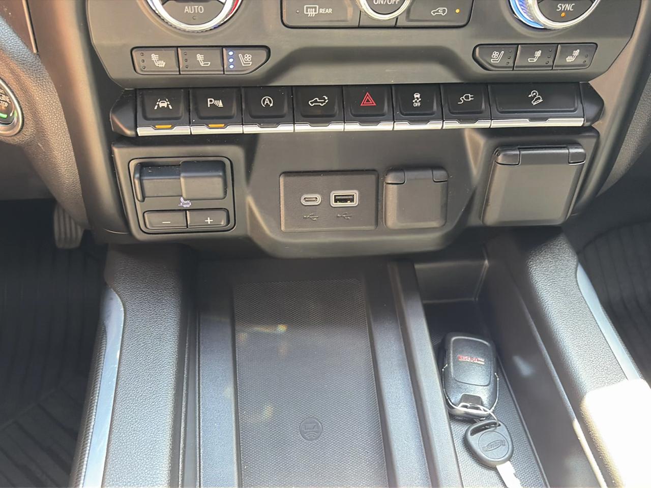 GMC Sierra 1500 AT4 Crew Cab 4WD 2020