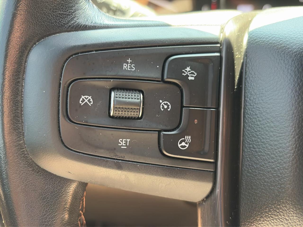 GMC Sierra 1500 AT4 Crew Cab 4WD 2020