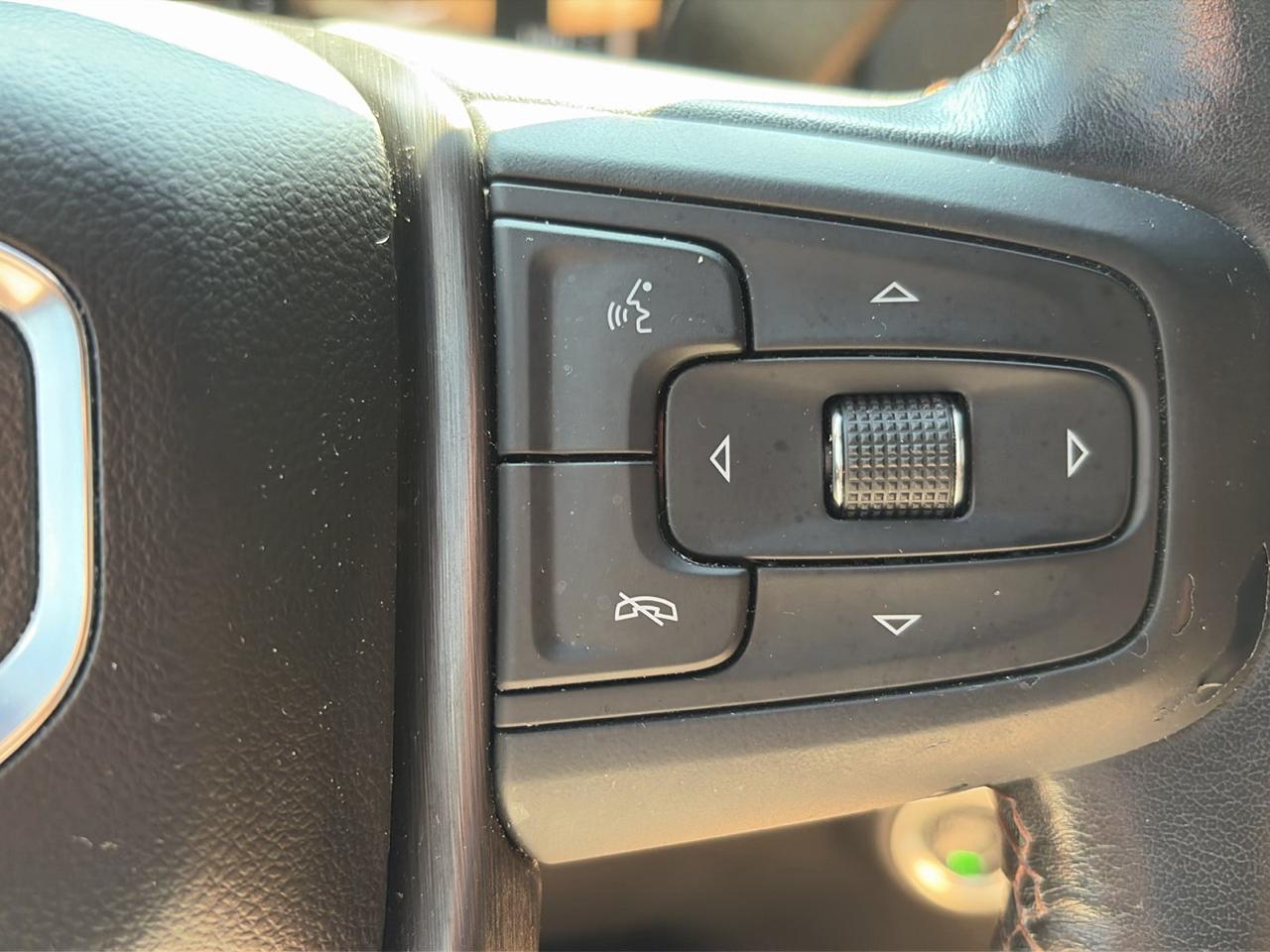 GMC Sierra 1500 AT4 Crew Cab 4WD 2020