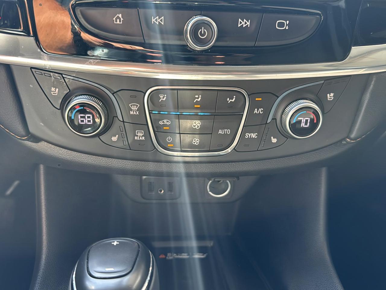 Chevrolet Traverse FWD 4dr Premier 2018