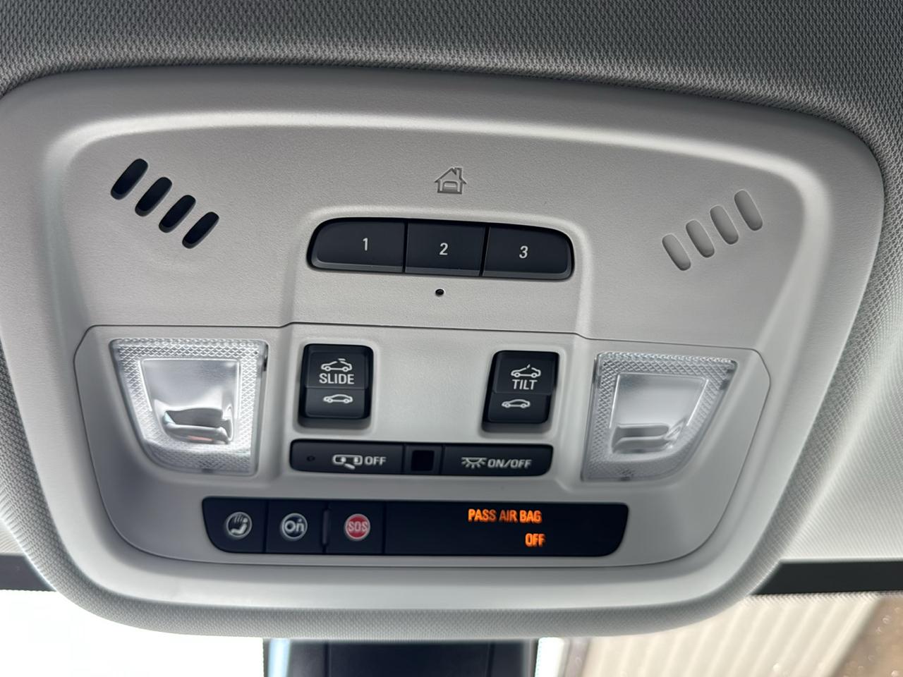 Chevrolet Traverse FWD 4dr Premier 2018