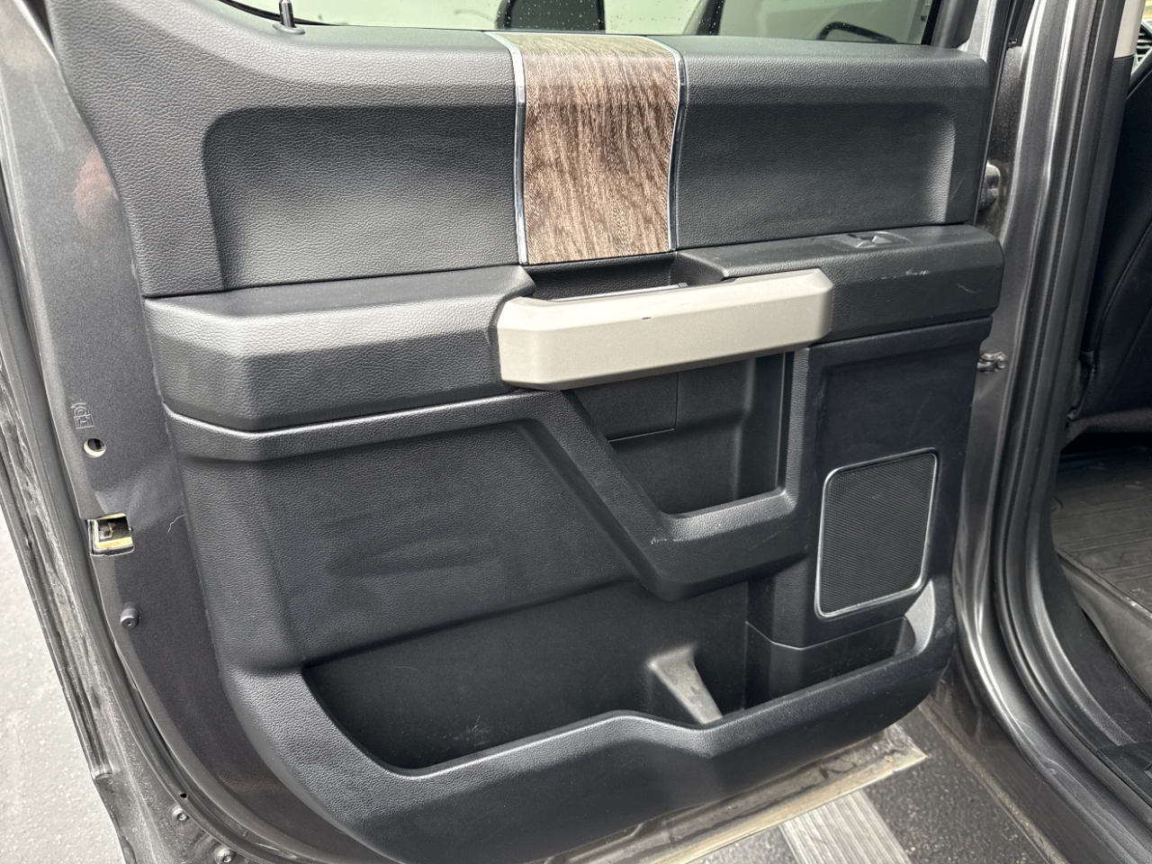 Ford F-250 SD Lariat Crew Cab 4WD 2017