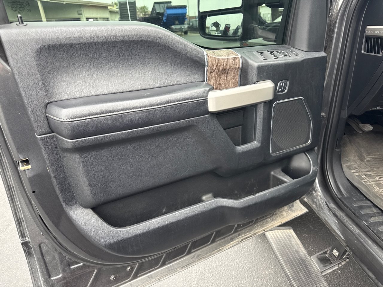 Ford F-250 SD Lariat Crew Cab 4WD 2017