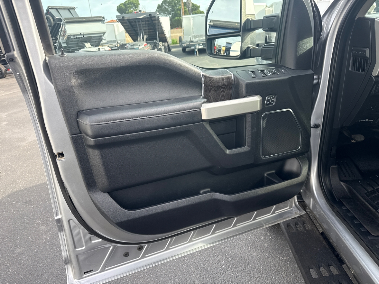 Ford F-250 SD Lariat Crew Cab 4WD 2020