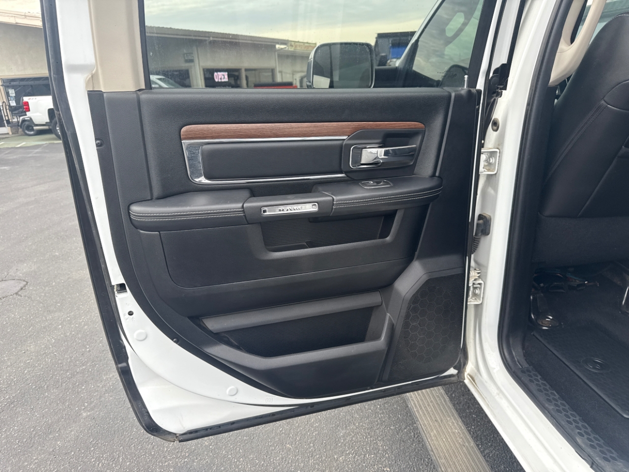 RAM 2500 Laramie Crew Cab SWB 4WD 2015