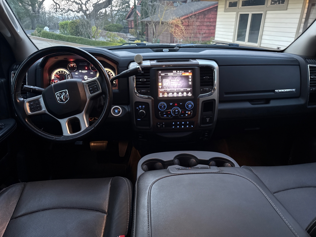 RAM 2500 Laramie Crew Cab SWB 4WD 2015