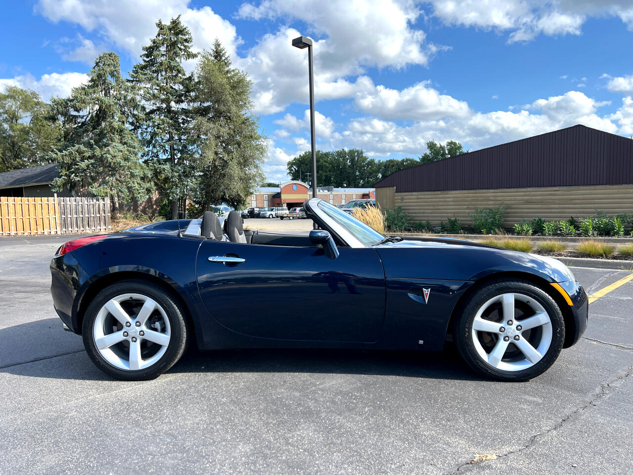 2006 Pontiac Solstice Convertible photo 9
