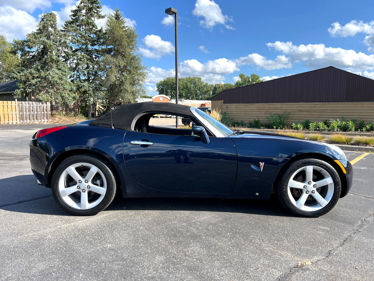 2006 Pontiac Solstice Convertible photo 21