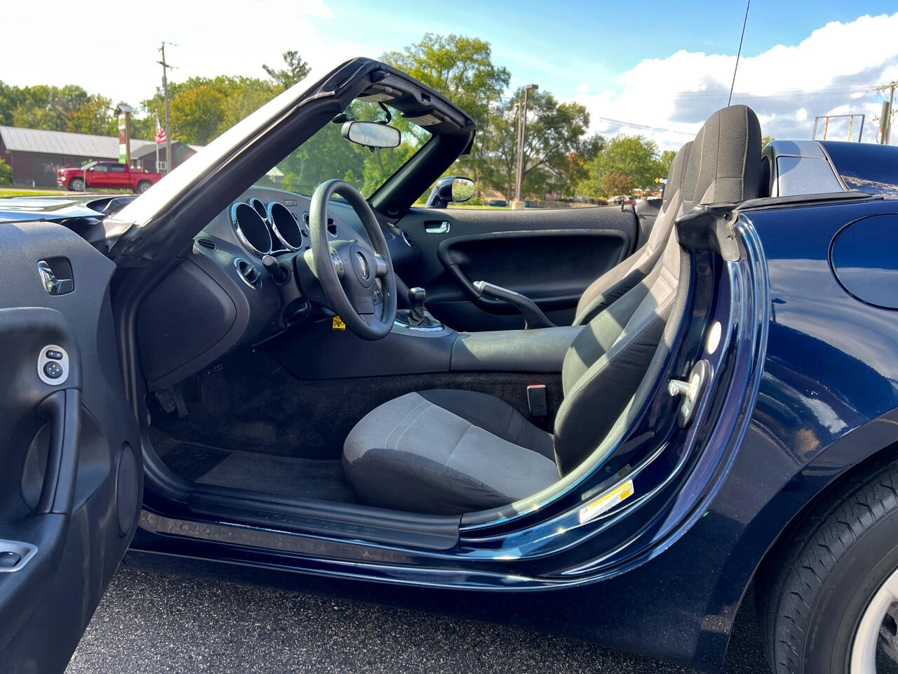 2006 Pontiac Solstice Convertible photo 26