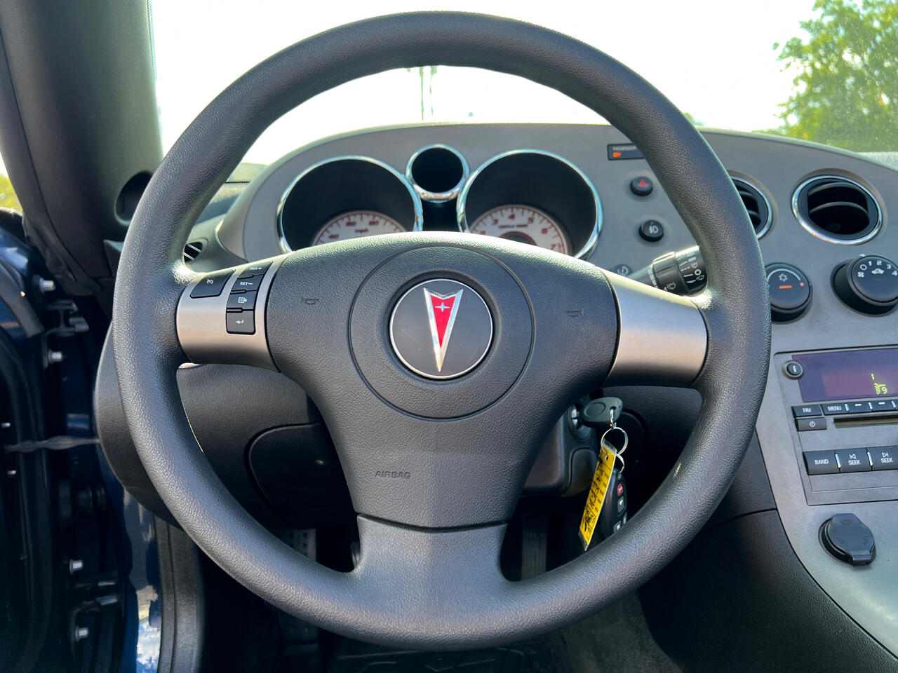 2006 Pontiac Solstice Convertible photo 29