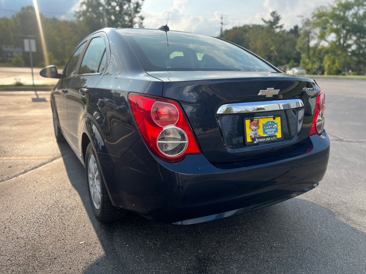 2015 Chevrolet Sonic LT photo 4