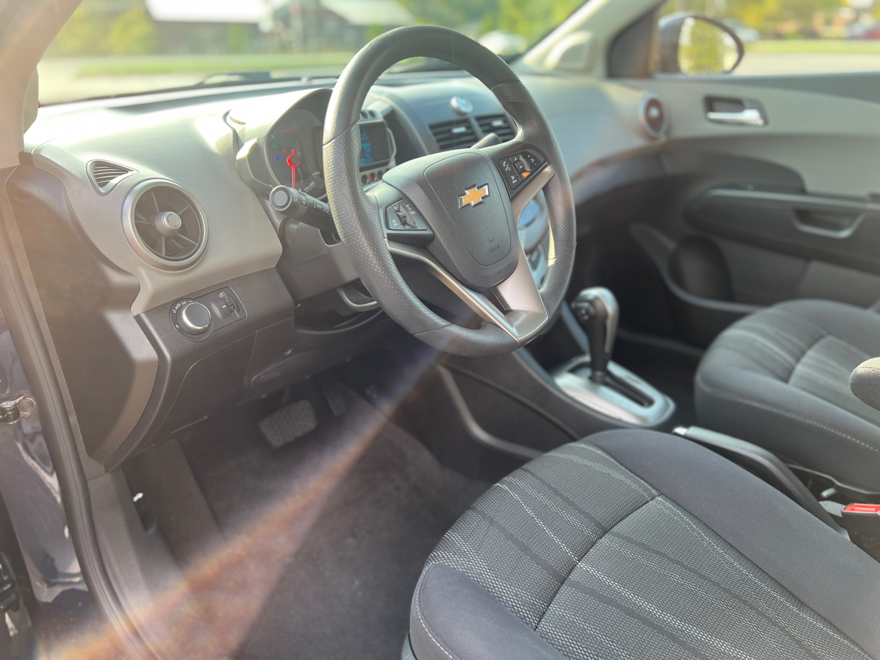 2015 Chevrolet Sonic LT photo 15