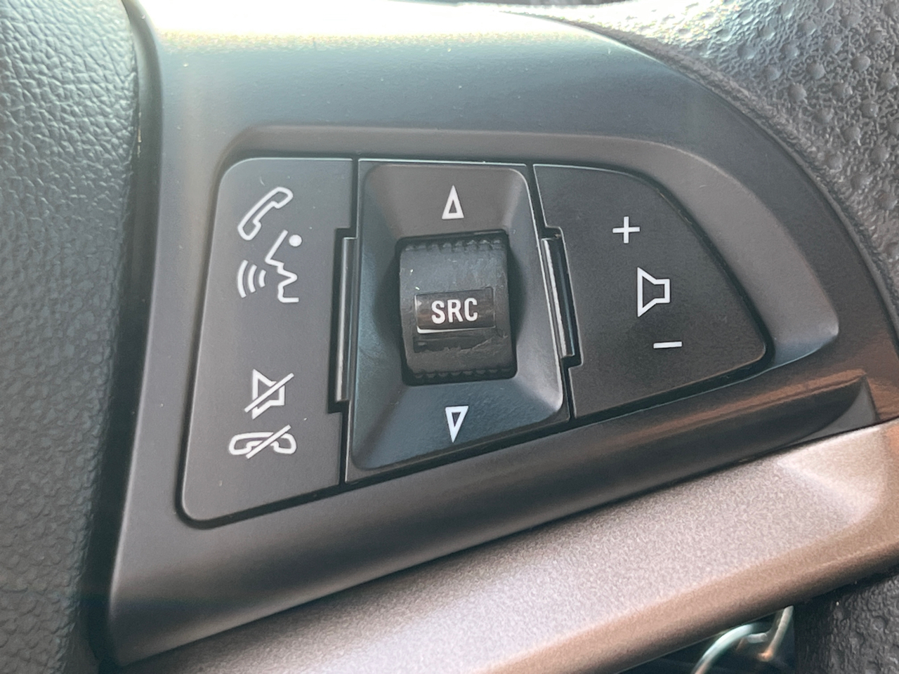 2015 Chevrolet Sonic LT photo 19
