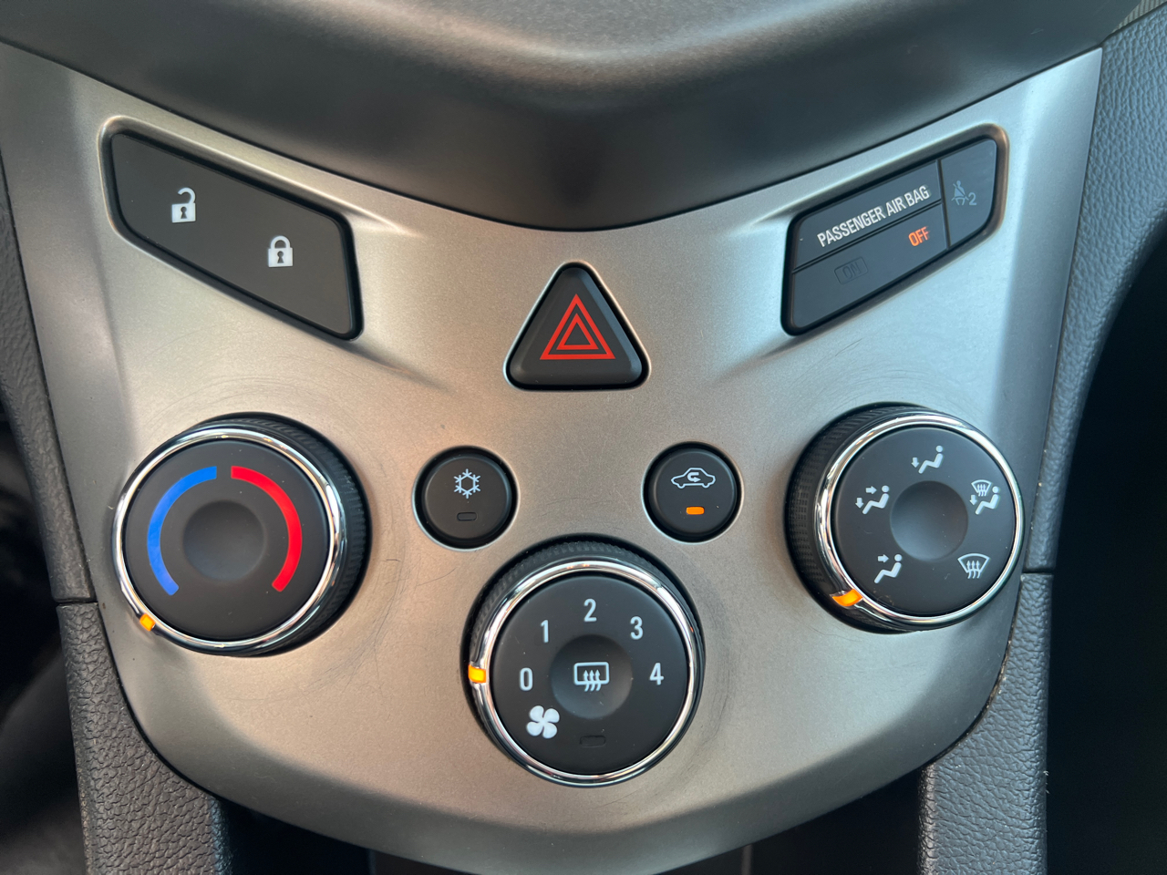 2015 Chevrolet Sonic LT photo 22