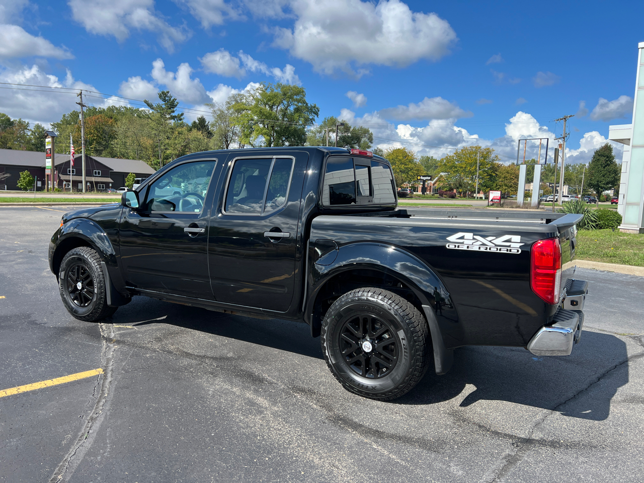 2014 Nissan Frontier Crew Cab SV photo 5