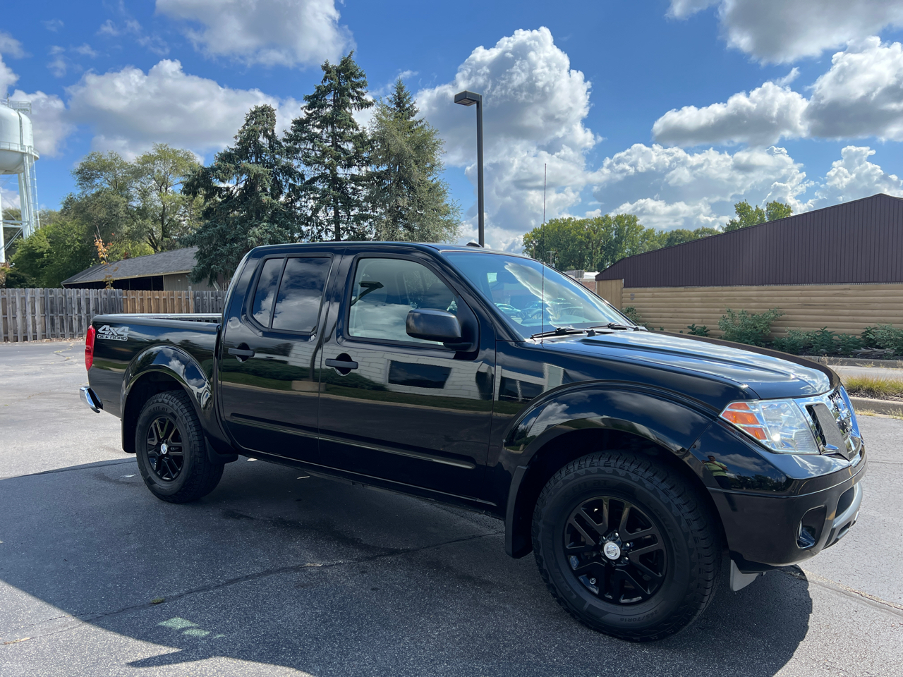 2014 Nissan Frontier Crew Cab SV photo 12