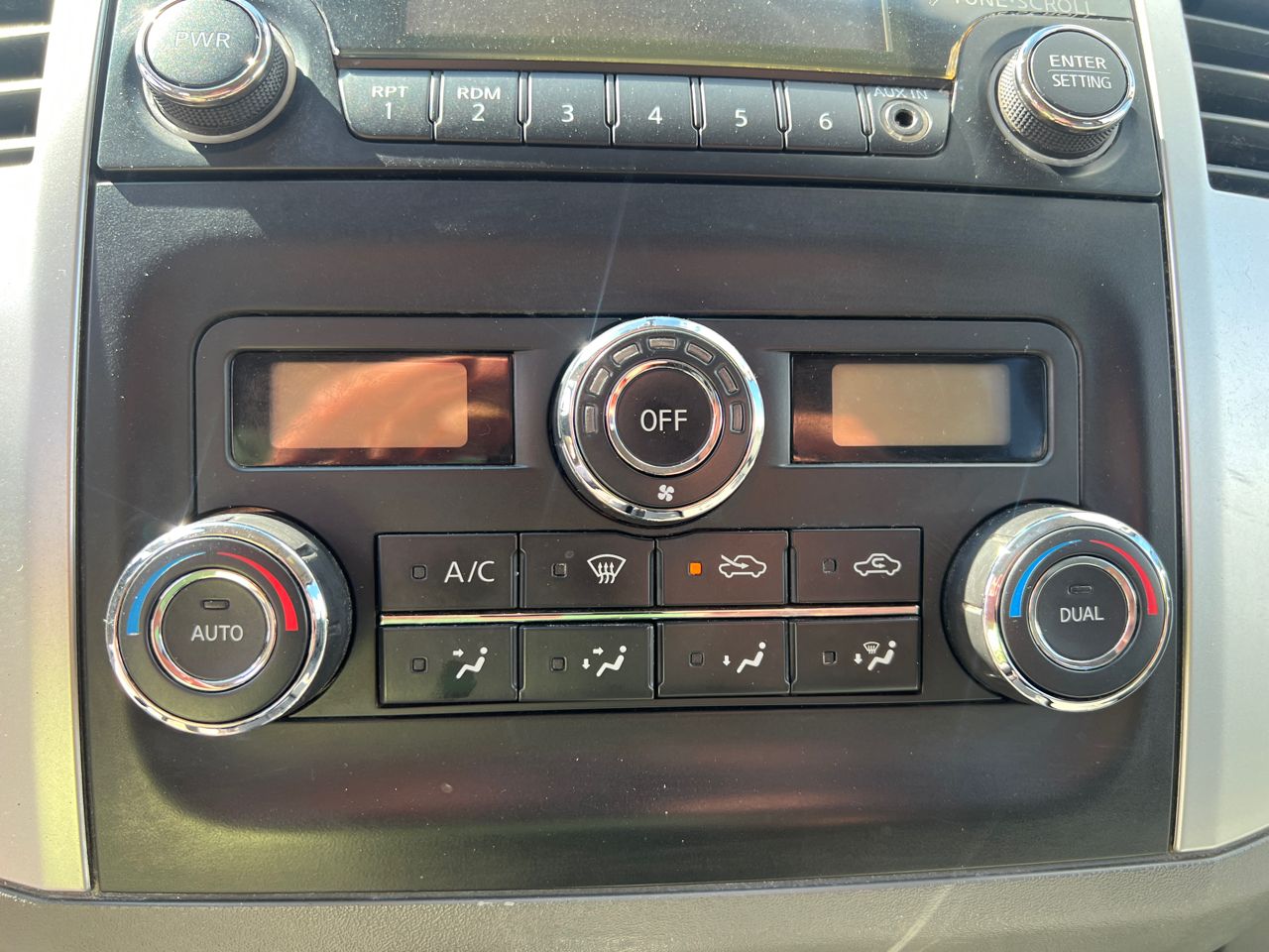 2014 Nissan Frontier Crew Cab SV photo 25