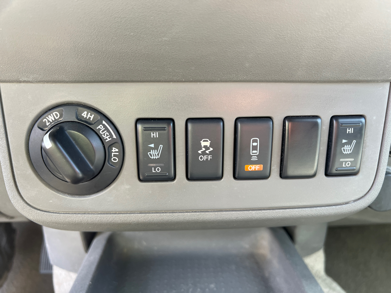 2014 Nissan Frontier Crew Cab SV photo 27