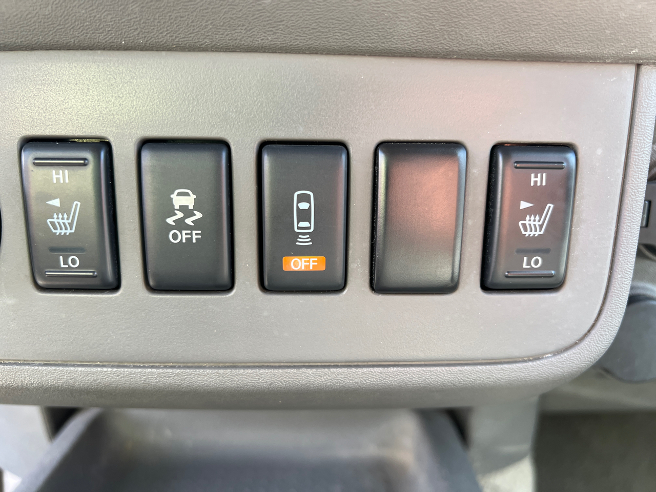 2014 Nissan Frontier Crew Cab SV photo 29