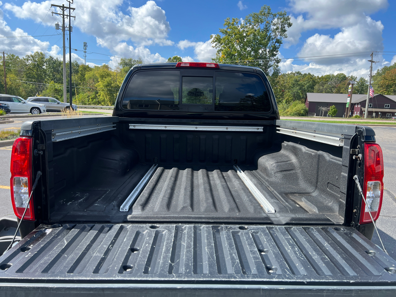 2014 Nissan Frontier Crew Cab SV photo 35