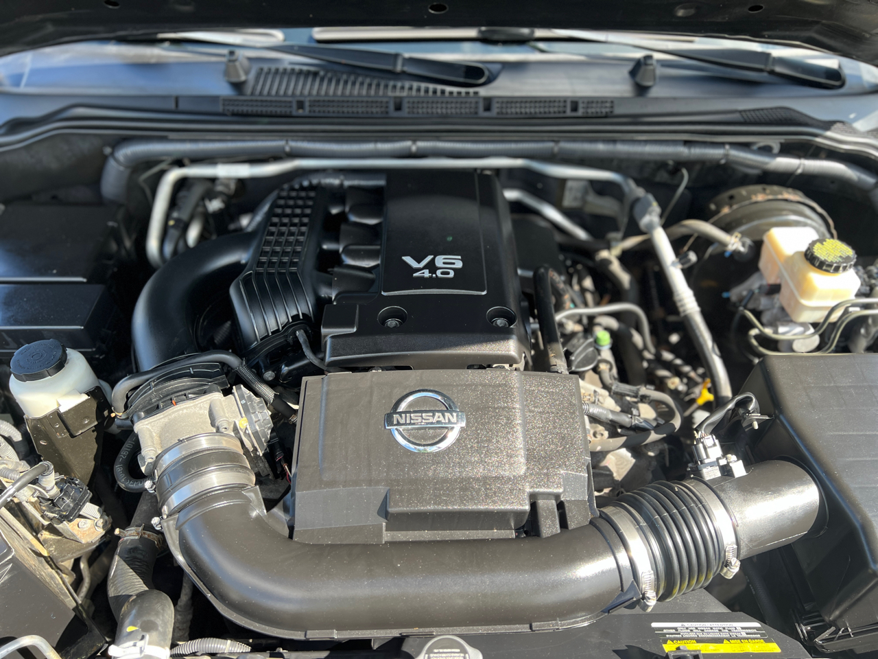 2014 Nissan Frontier Crew Cab SV photo 44
