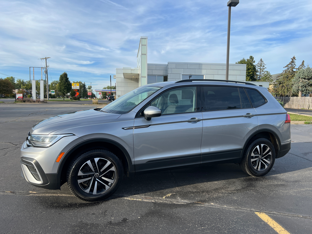 2022 Volkswagen Tiguan S photo 2