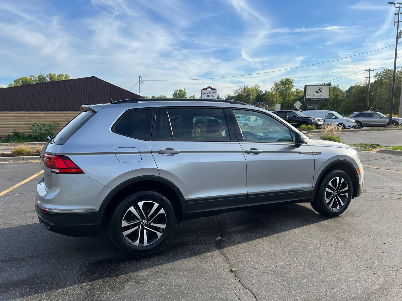 2022 Volkswagen Tiguan S photo 8