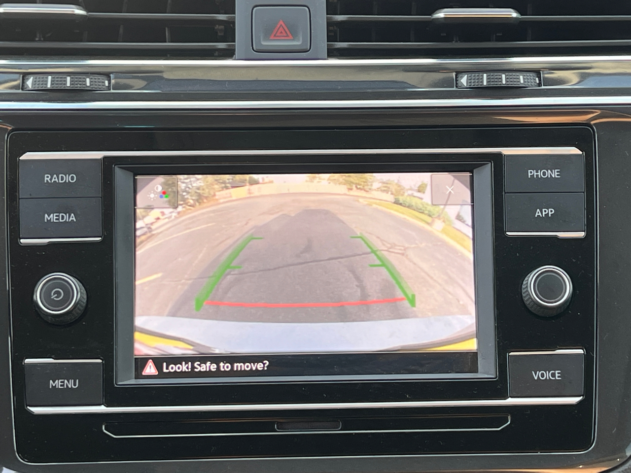 2022 Volkswagen Tiguan S photo 25