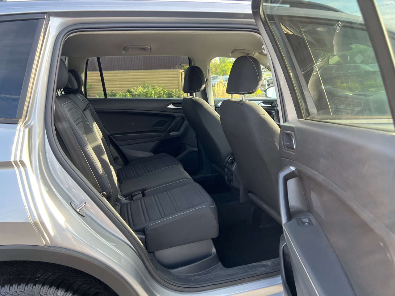 2022 Volkswagen Tiguan S photo 39