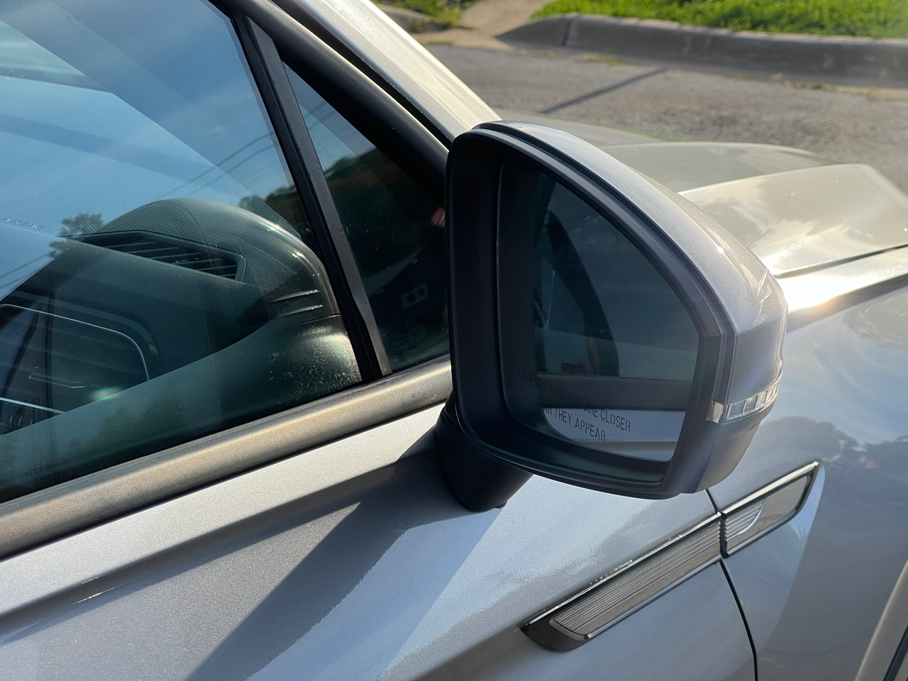 2022 Volkswagen Tiguan S photo 41