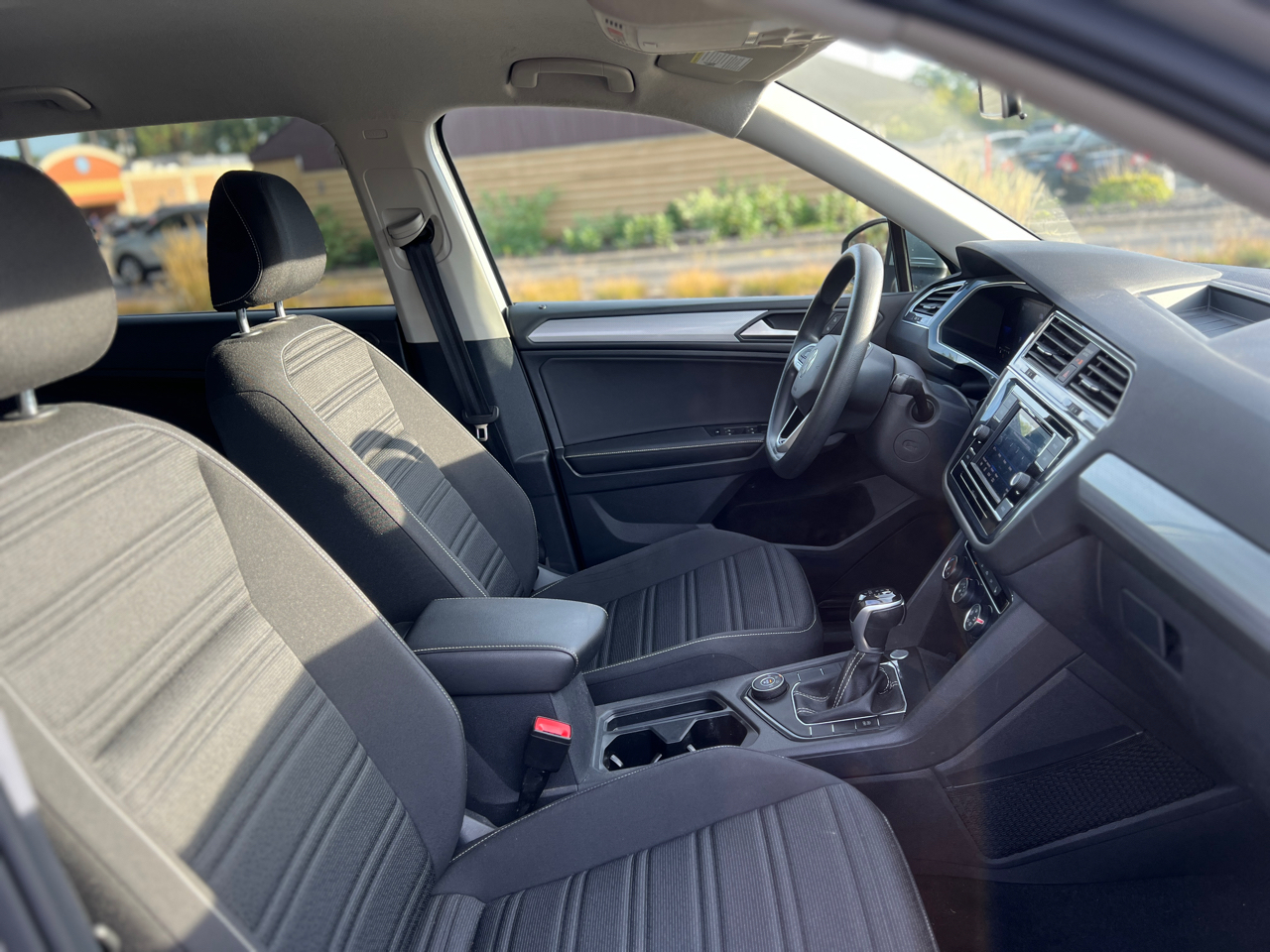 2022 Volkswagen Tiguan S photo 45
