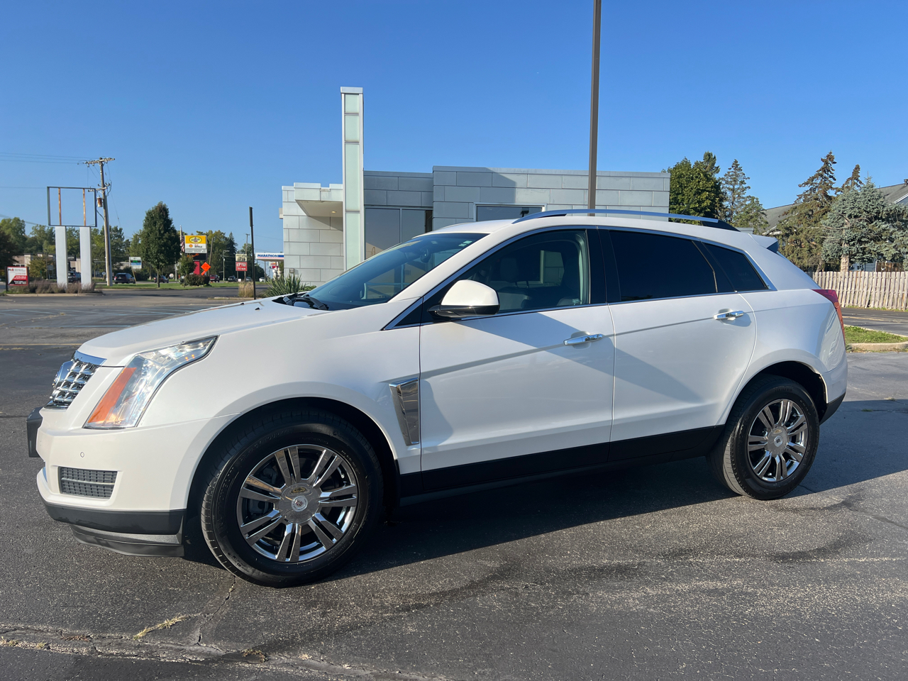 2015 Cadillac SRX Luxury photo 2