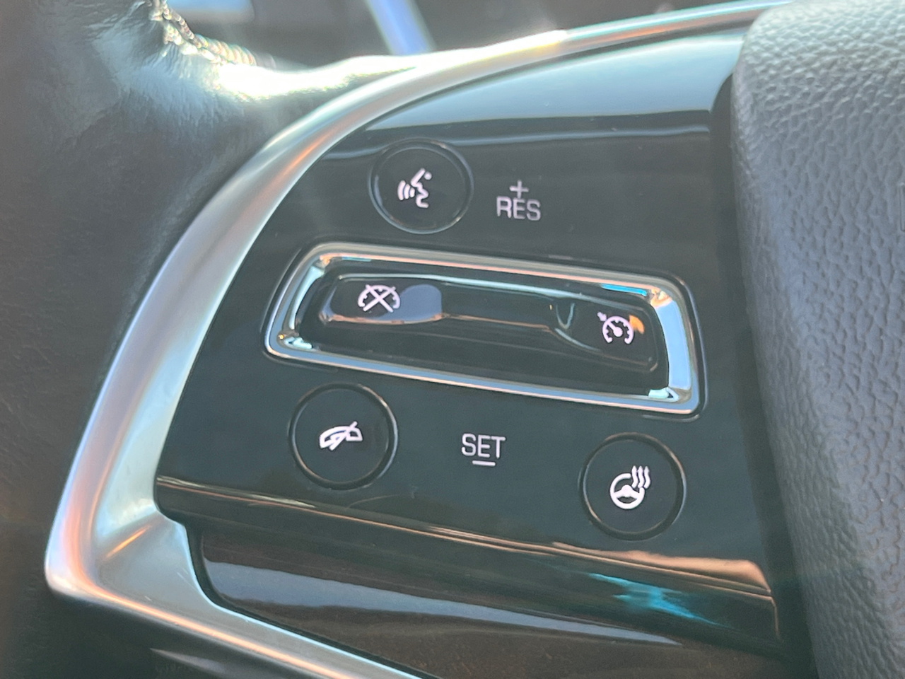 2015 Cadillac SRX Luxury photo 18
