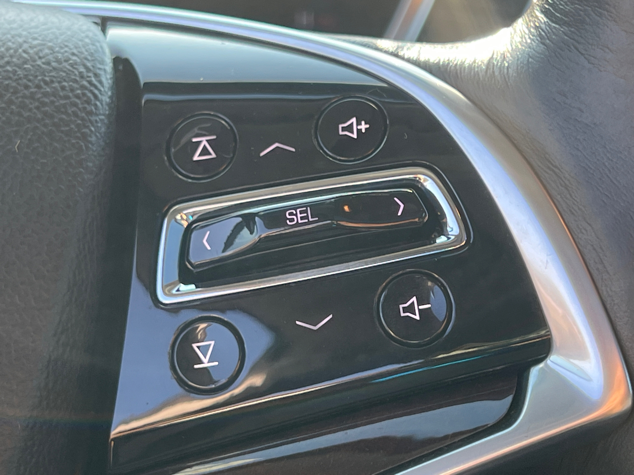 2015 Cadillac SRX Luxury photo 19