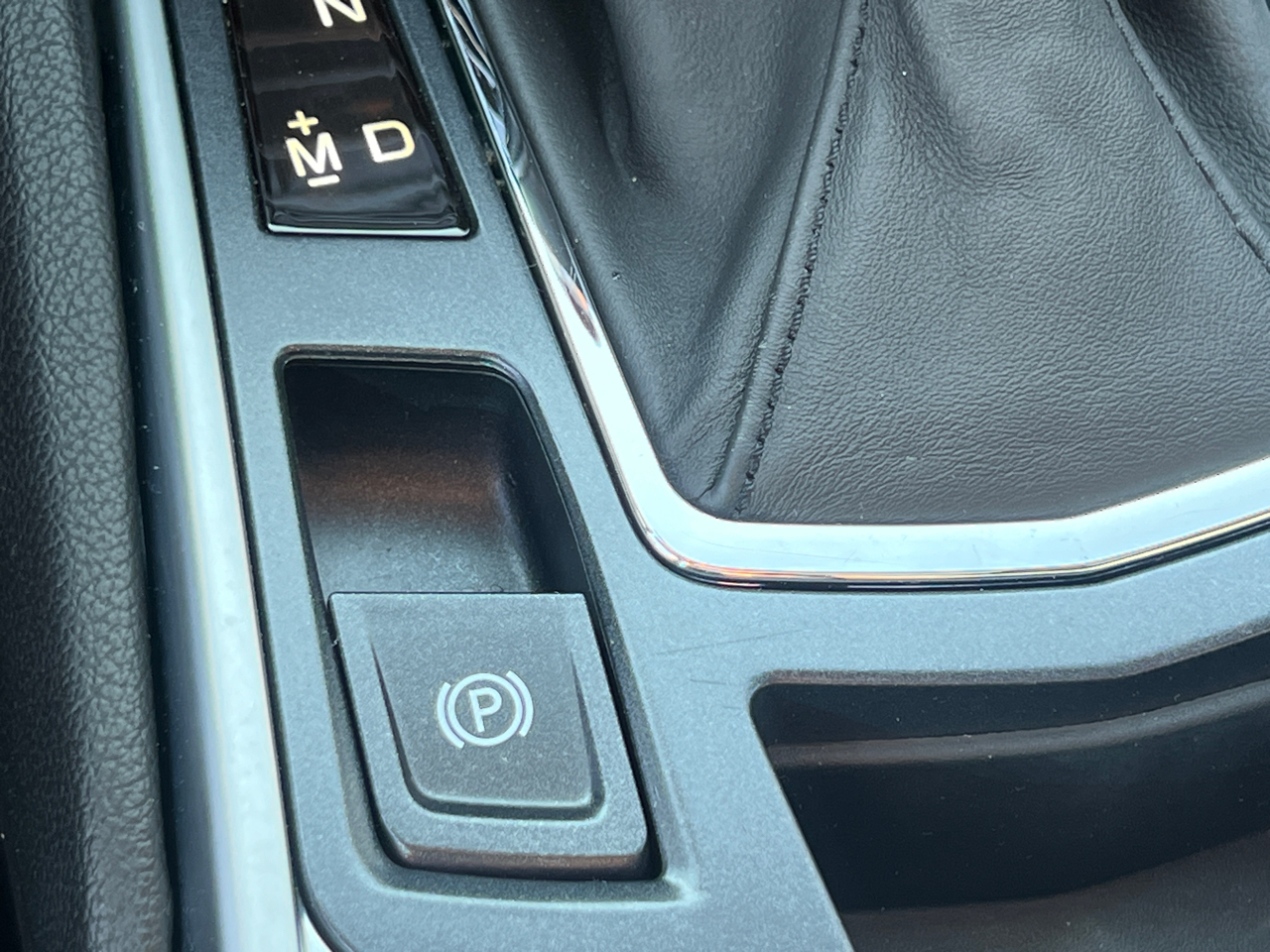 2015 Cadillac SRX Luxury photo 25