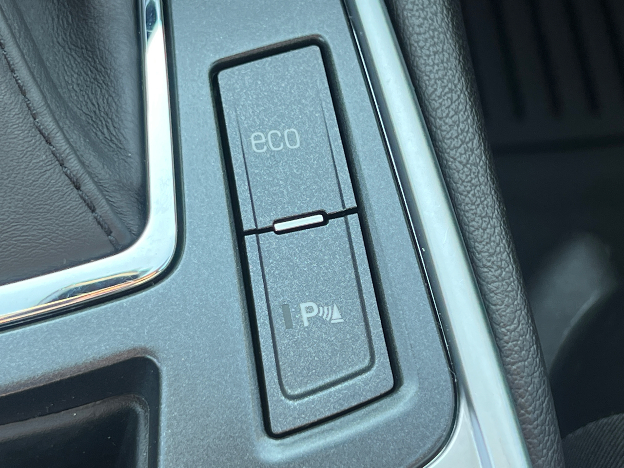 2015 Cadillac SRX Luxury photo 26