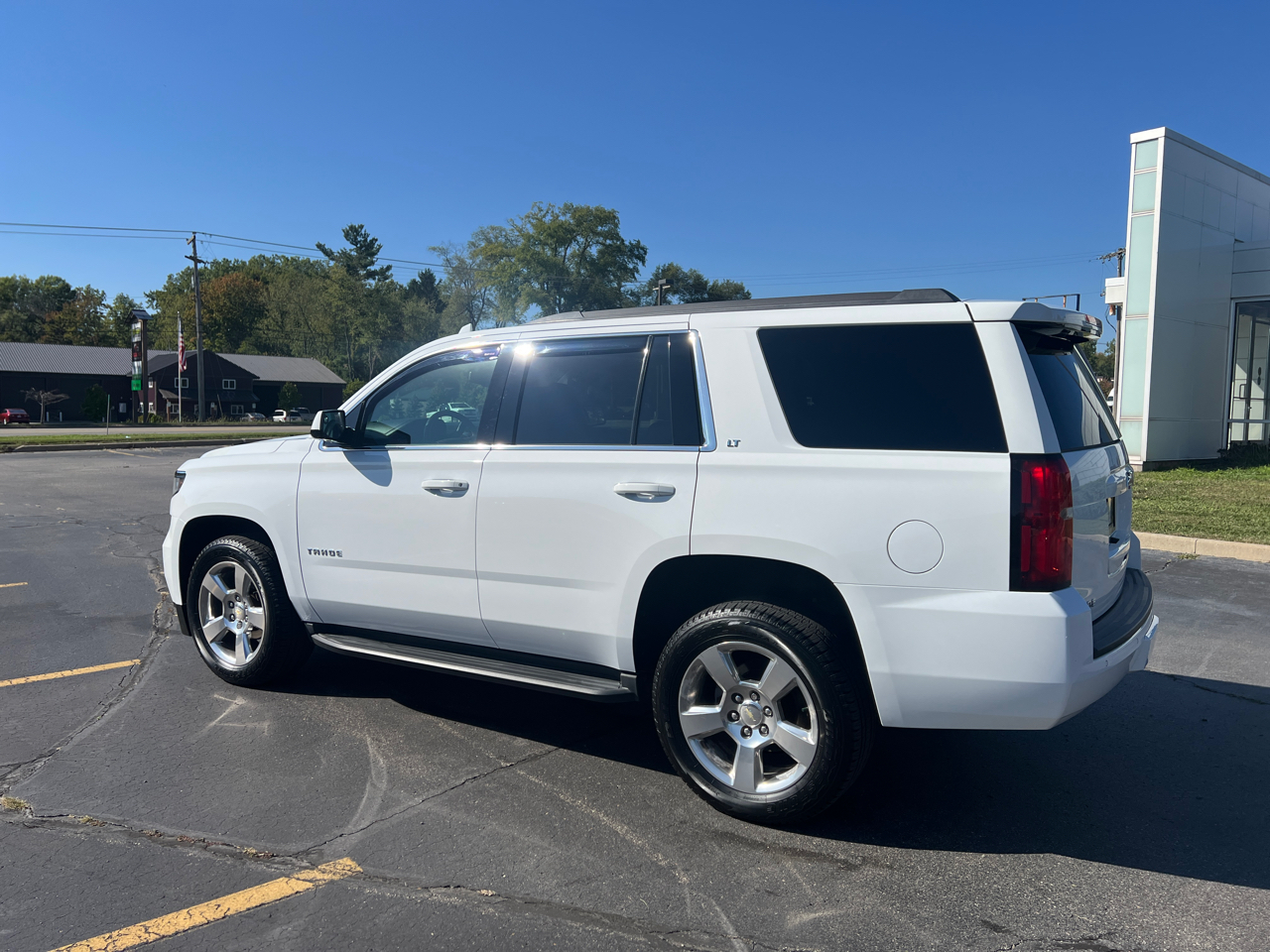2017 Chevrolet Tahoe LT photo 3
