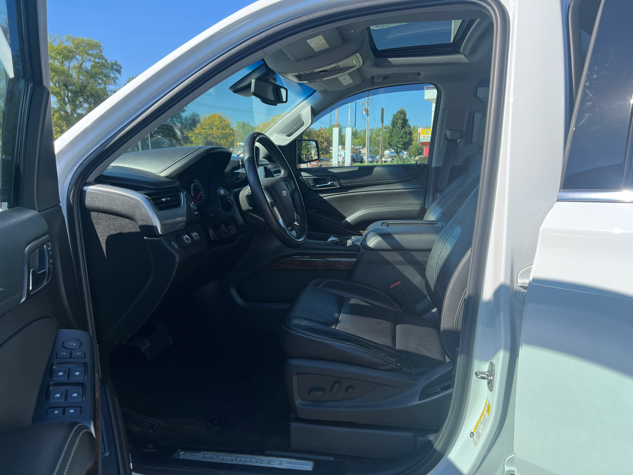 2017 Chevrolet Tahoe LT photo 13