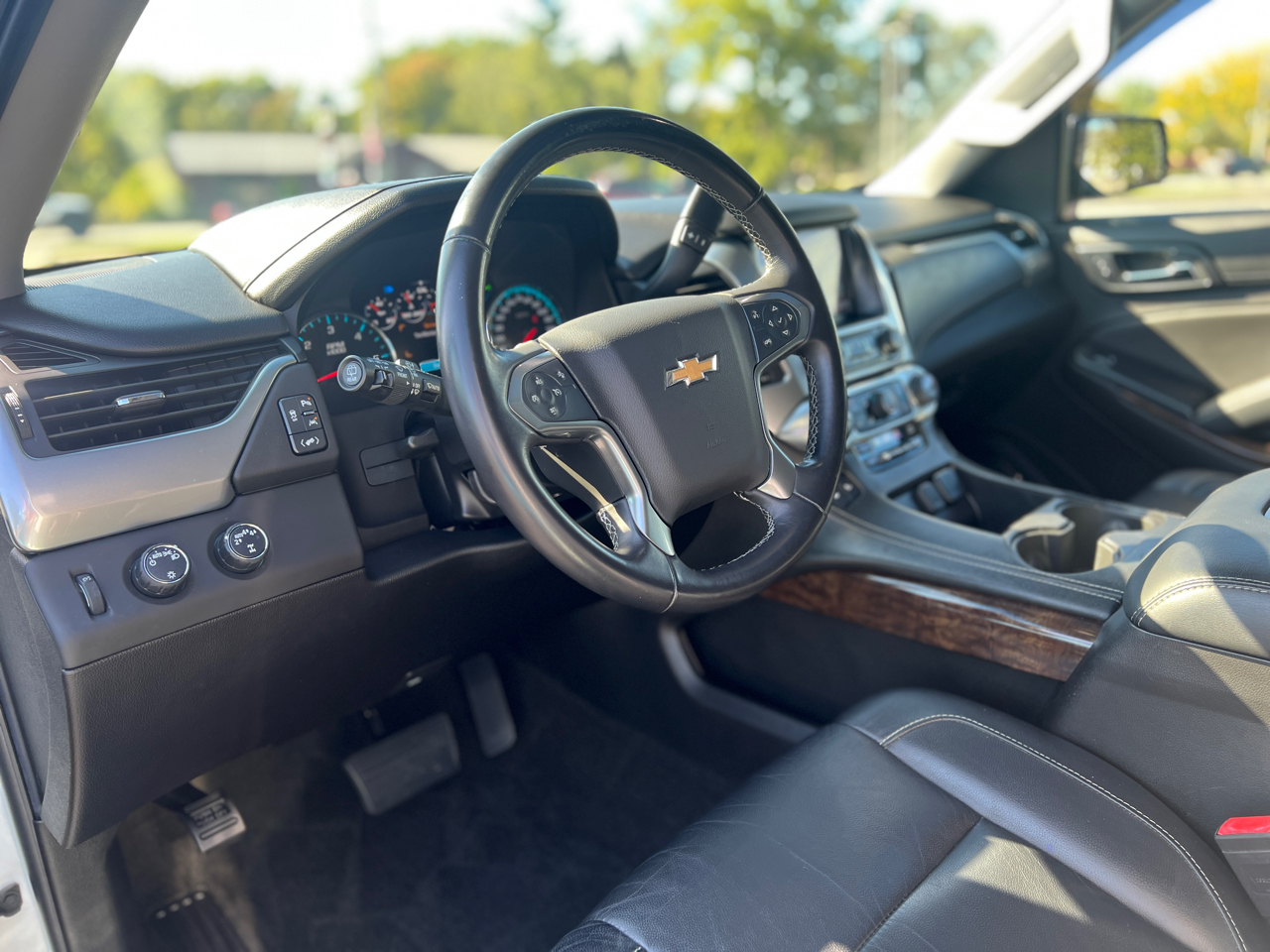 2017 Chevrolet Tahoe LT photo 14