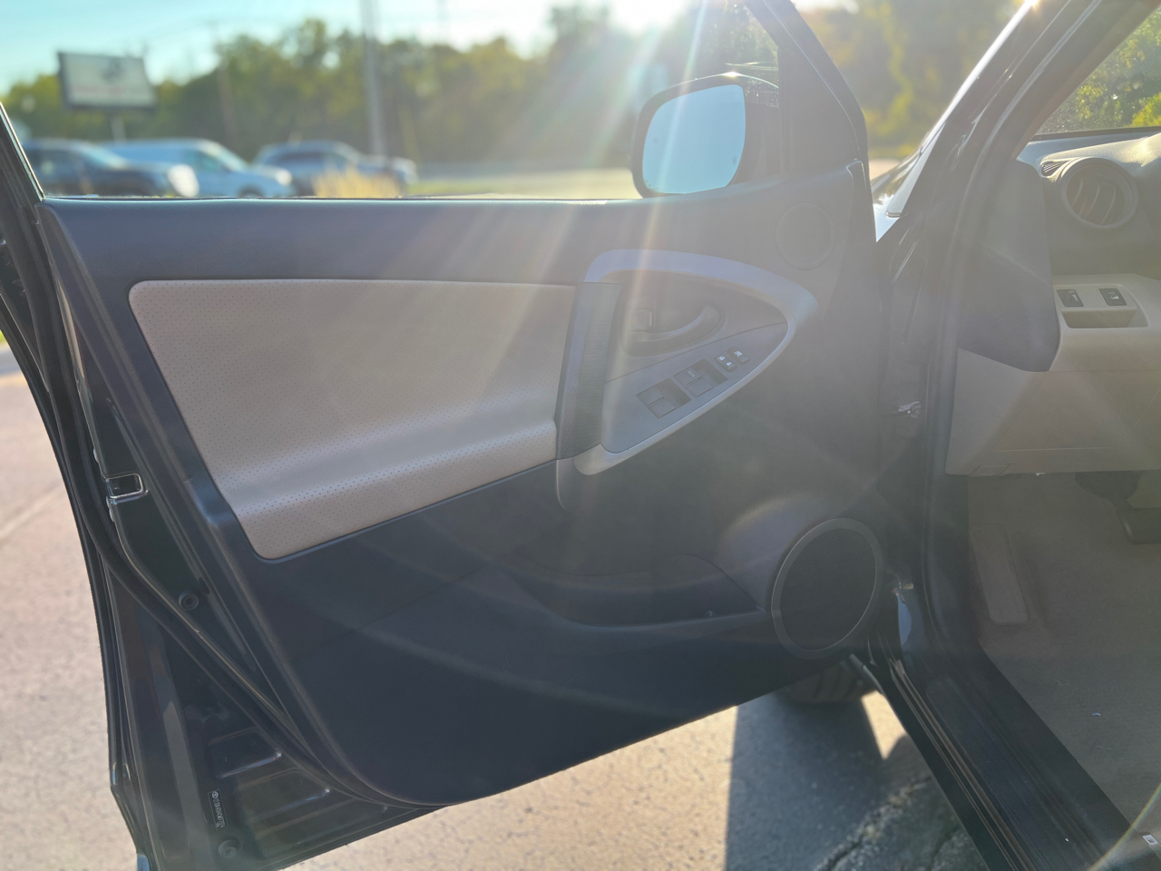 2012 Toyota RAV4 Limited photo 12