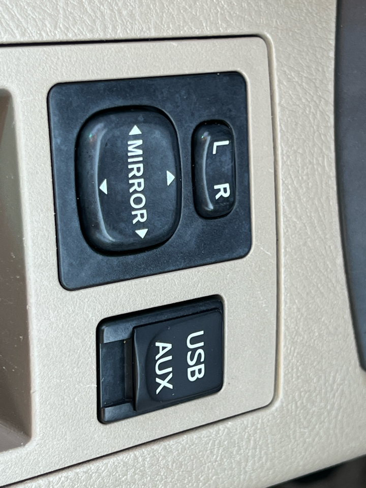 2012 Toyota RAV4 Limited photo 26