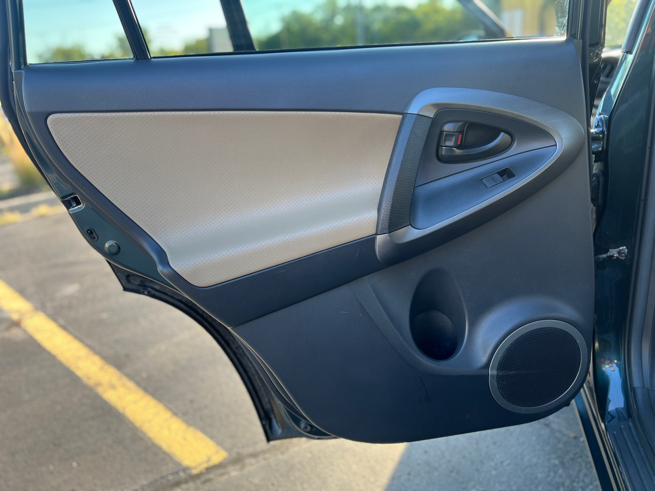 2012 Toyota RAV4 Limited photo 29