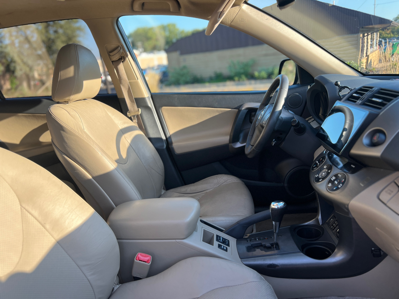 2012 Toyota RAV4 Limited photo 43