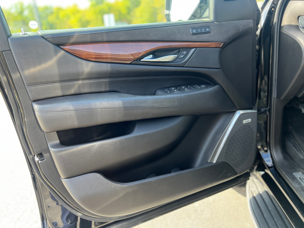 2018 Cadillac Escalade Luxury photo 12